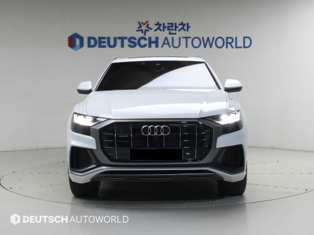 Audi Q8 — photo 03