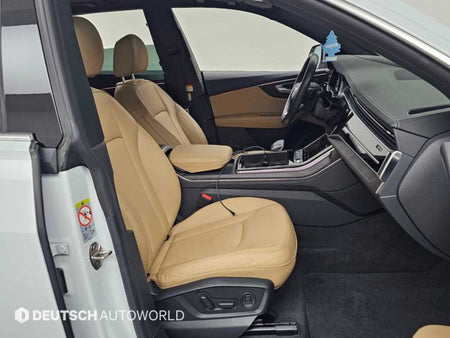 Audi Q8 — photo 10
