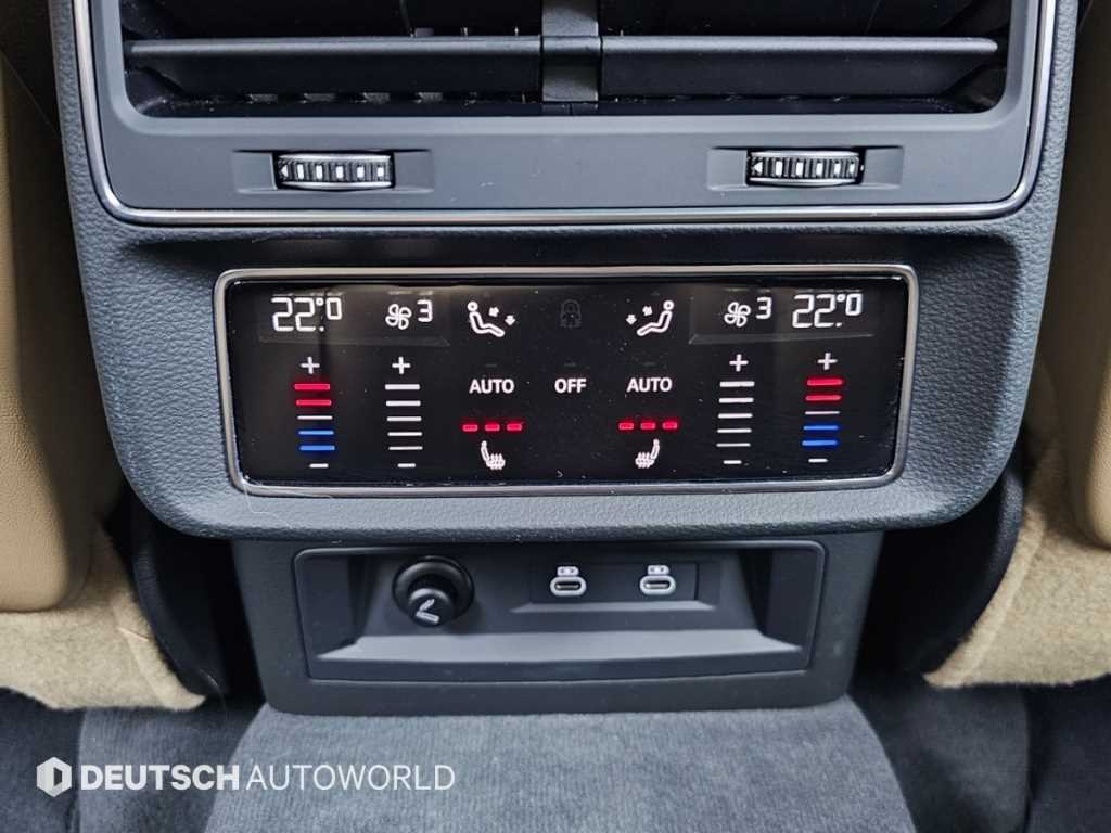 Audi Q8 — photo 16