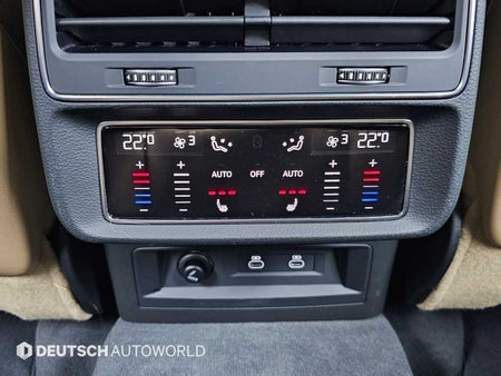 Audi Q8 — photo 16