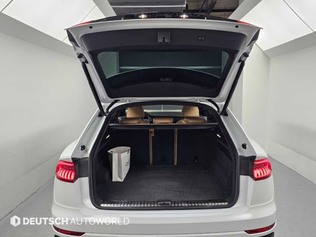 Audi Q8 — photo 19