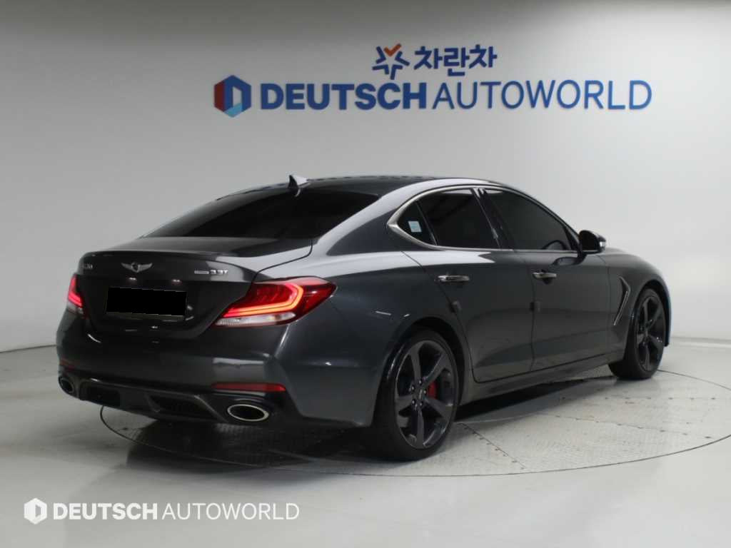 Genesis G70 — photo 02