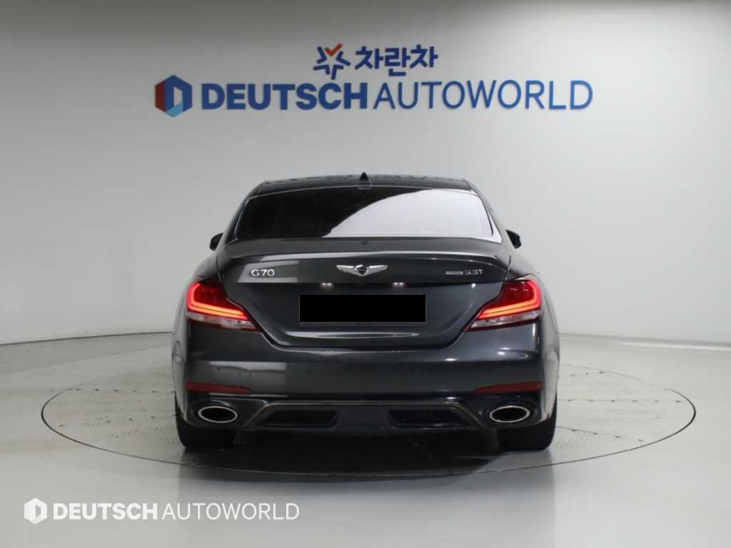 Genesis G70 — photo 04