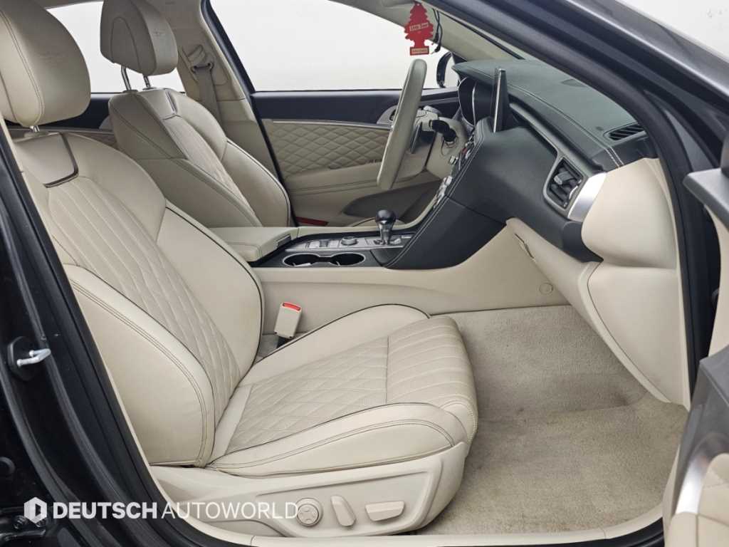 Genesis G70 — photo 10