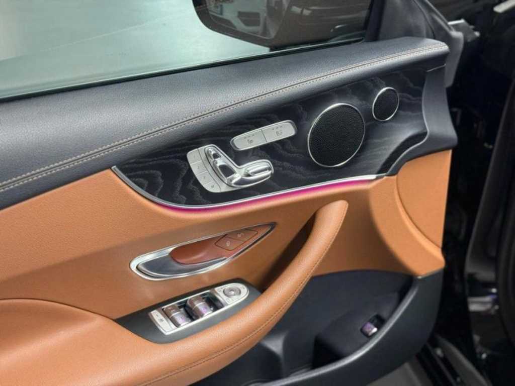Mercedes-Benz E-Class — photo 07