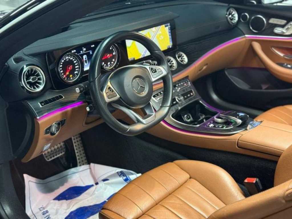 Mercedes-Benz E-Class — photo 08
