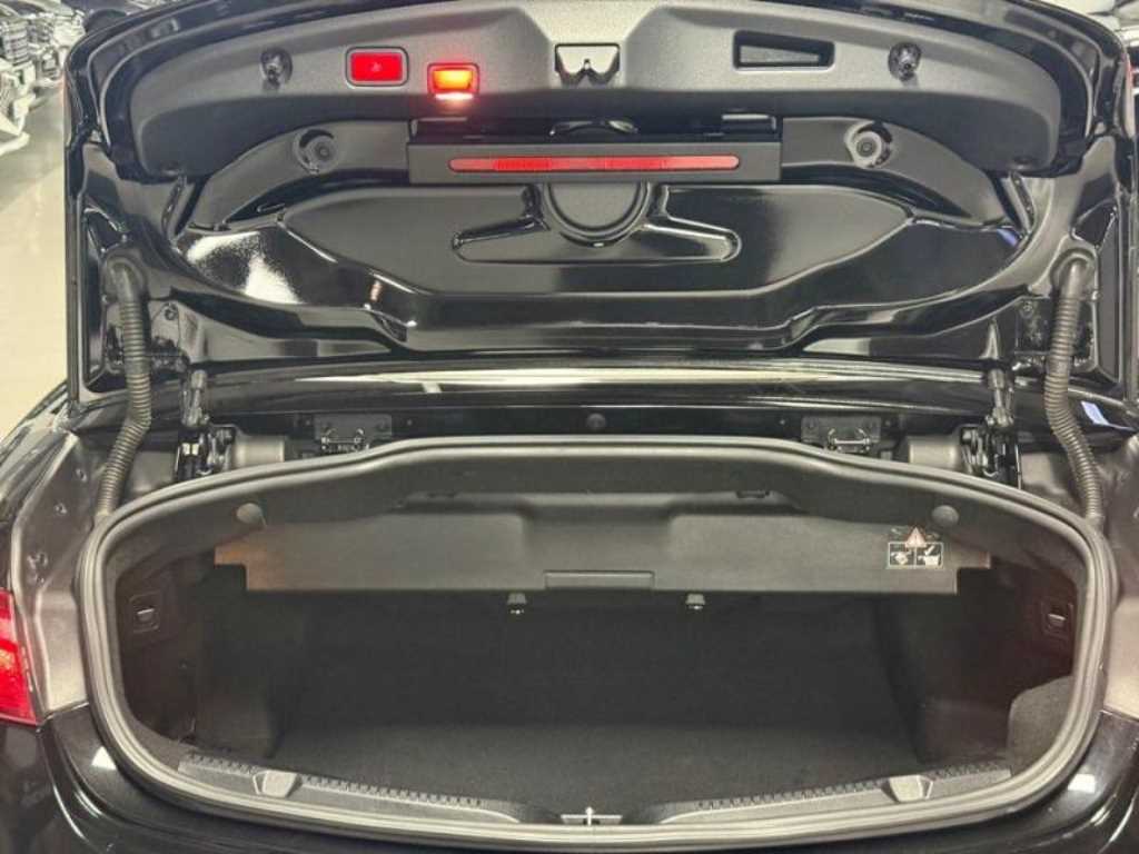 Mercedes-Benz E-Class — photo 18