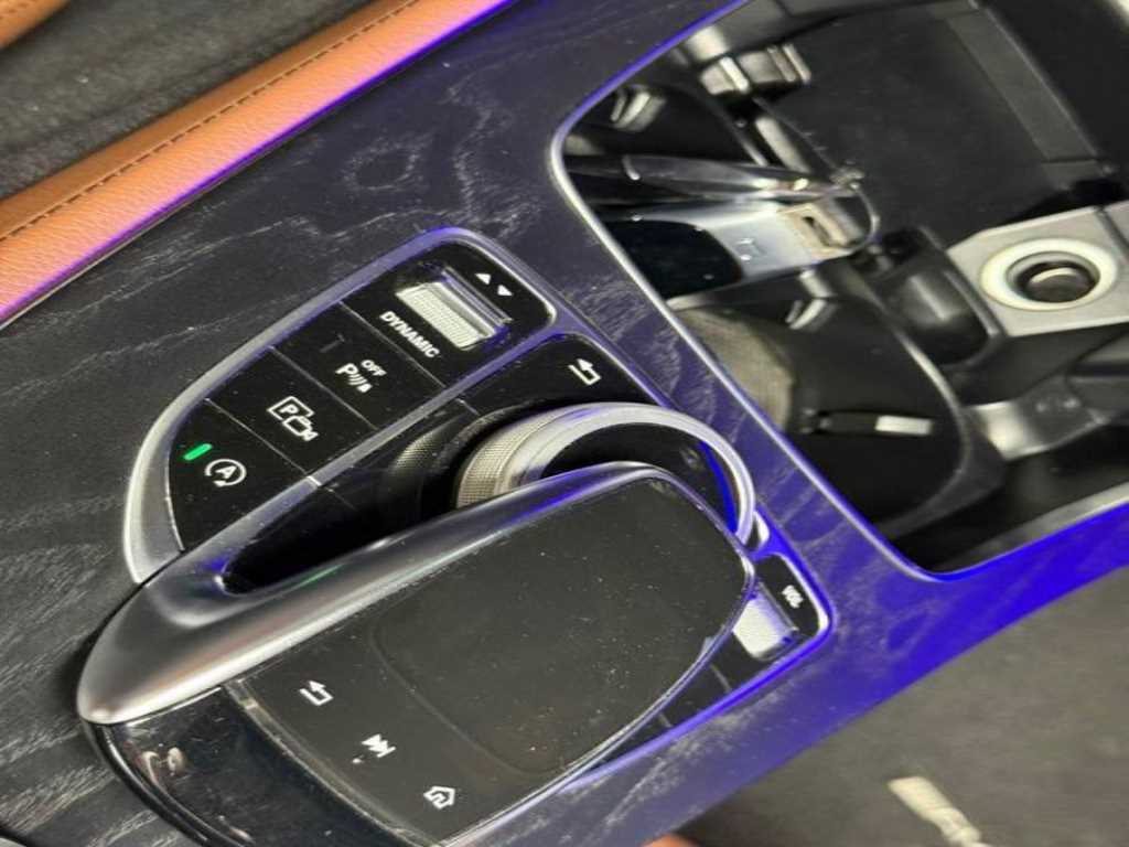 Mercedes-Benz E-Class — photo 19
