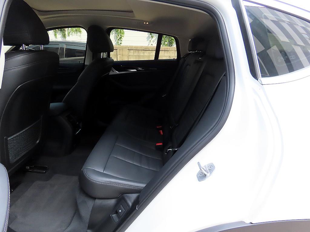 BMW X4 — photo 06