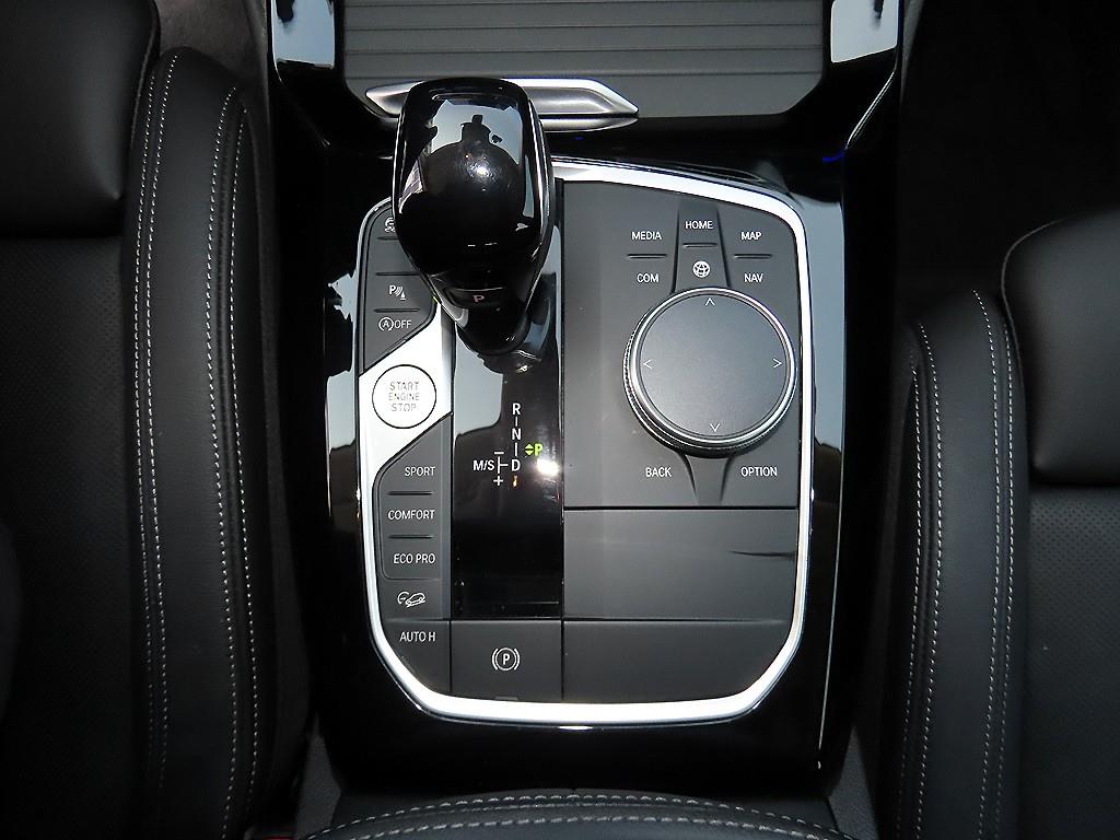 BMW X4 — photo 10
