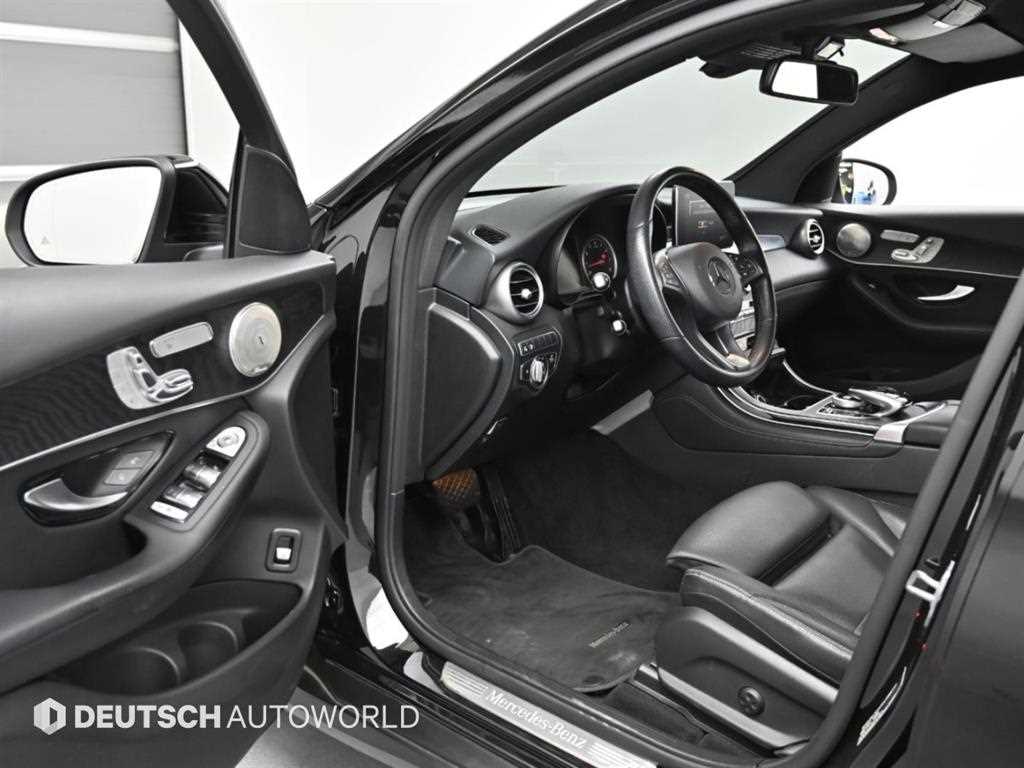 Mercedes-Benz GLC-Class — photo 10