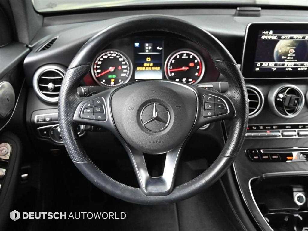 Mercedes-Benz GLC-Class — photo 12