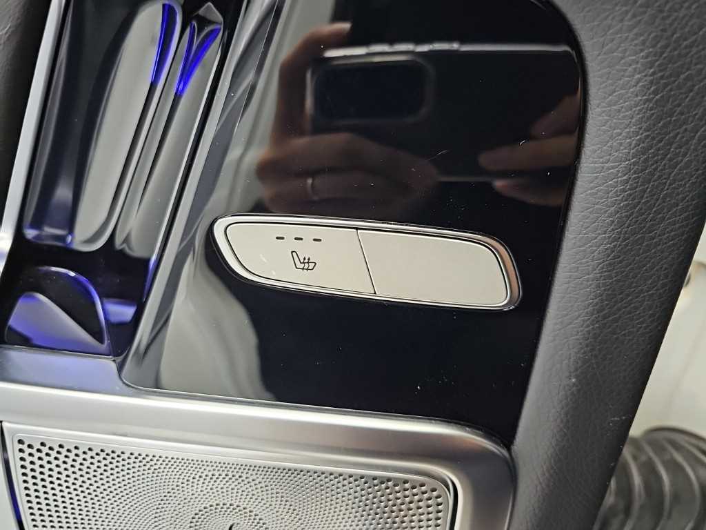 Mercedes-Benz G-Class — photo 13