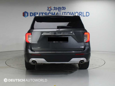 Ford Explorer — photo 04