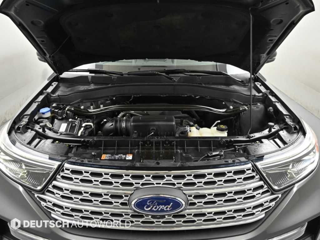 Ford Explorer — photo 06