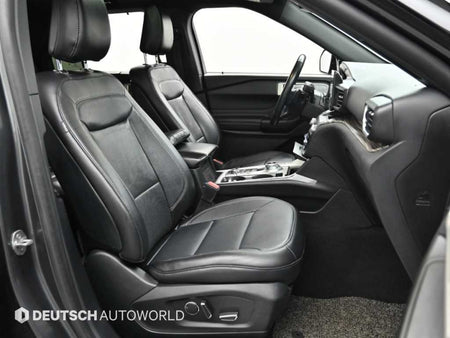 Ford Explorer — photo 10