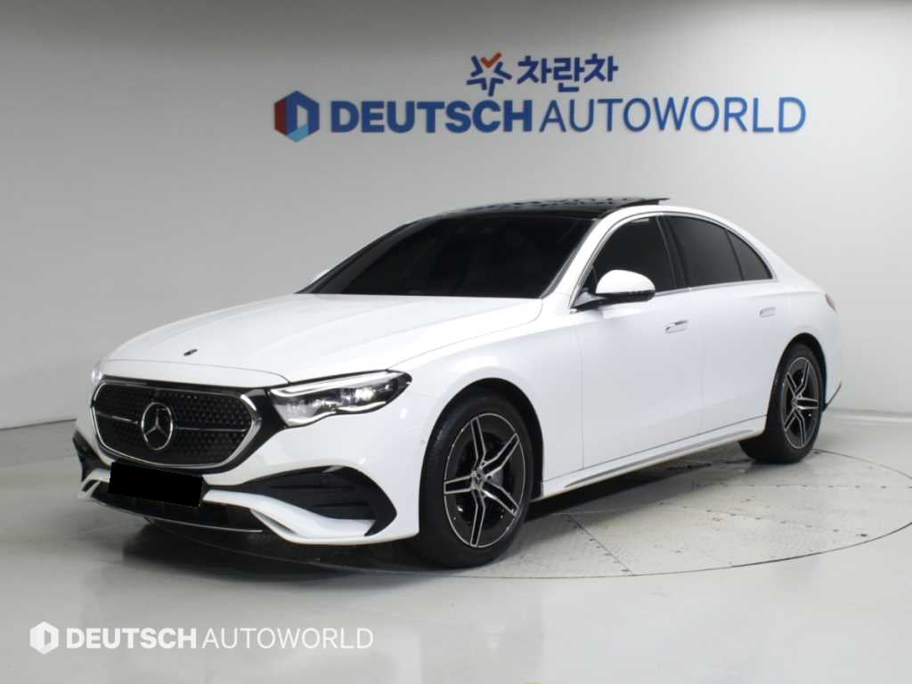 Mercedes-Benz E-Class — photo 01