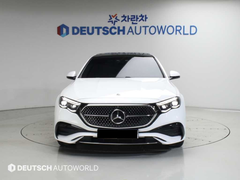 Mercedes-Benz E-Class — photo 03