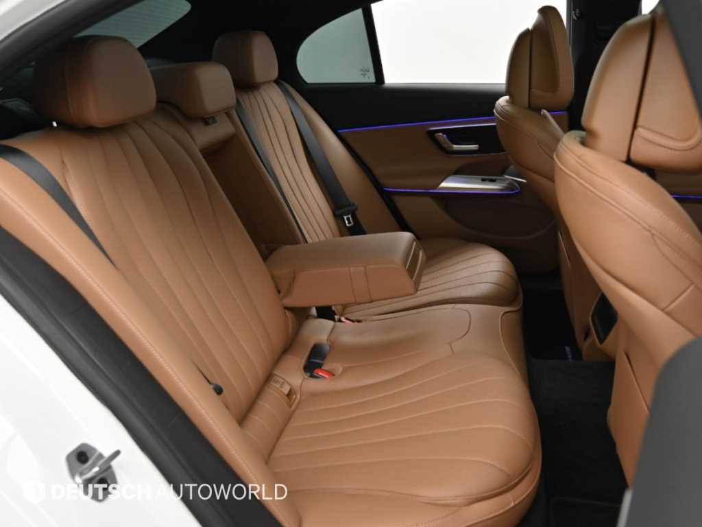 Mercedes-Benz E-Class — photo 11