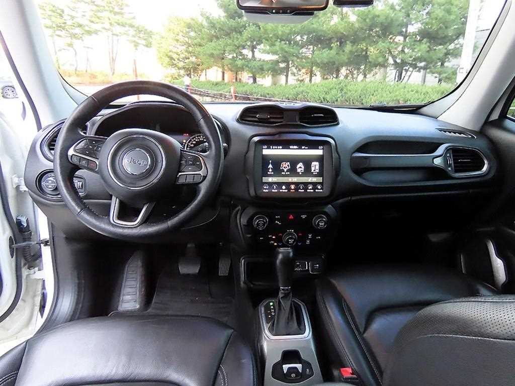Jeep Renegade — photo 07