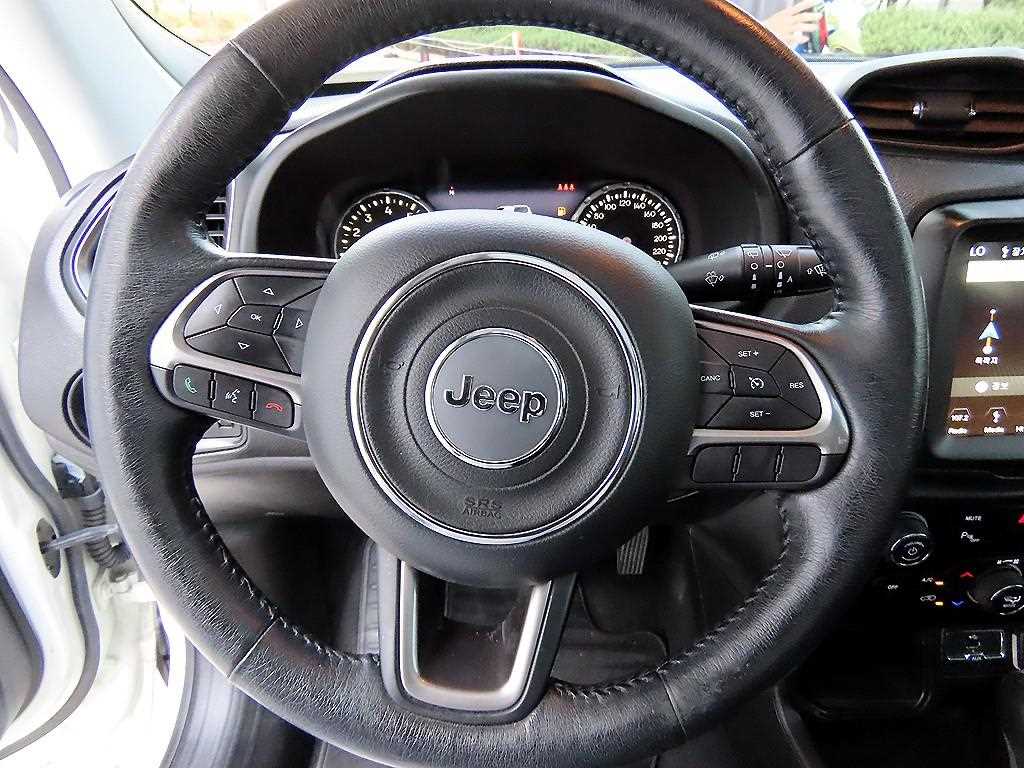 Jeep Renegade — photo 08