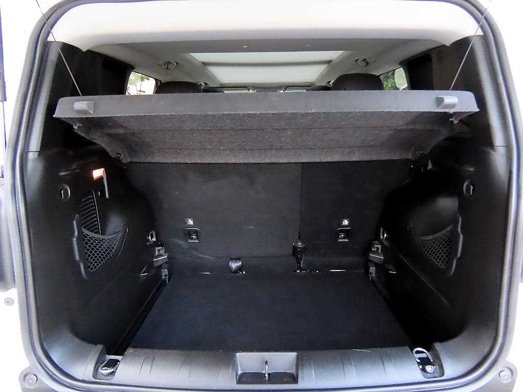 Jeep Renegade — photo 18