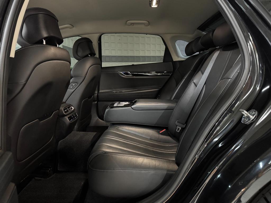 Genesis G80 — photo 07