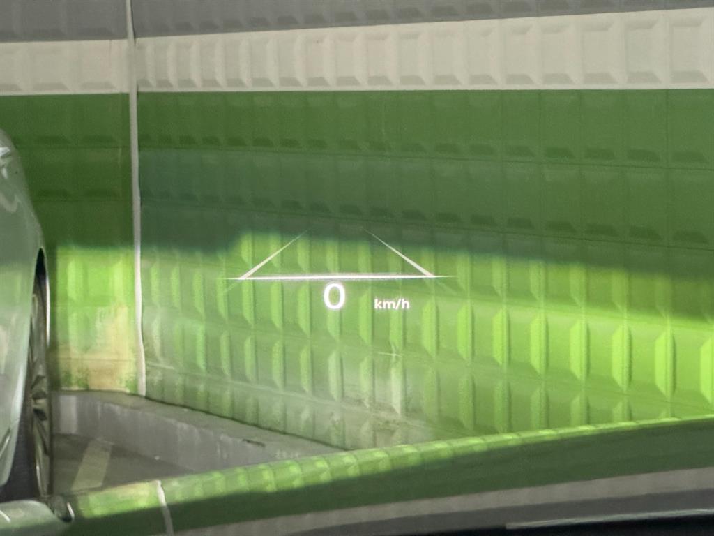 Genesis G80 — photo 10