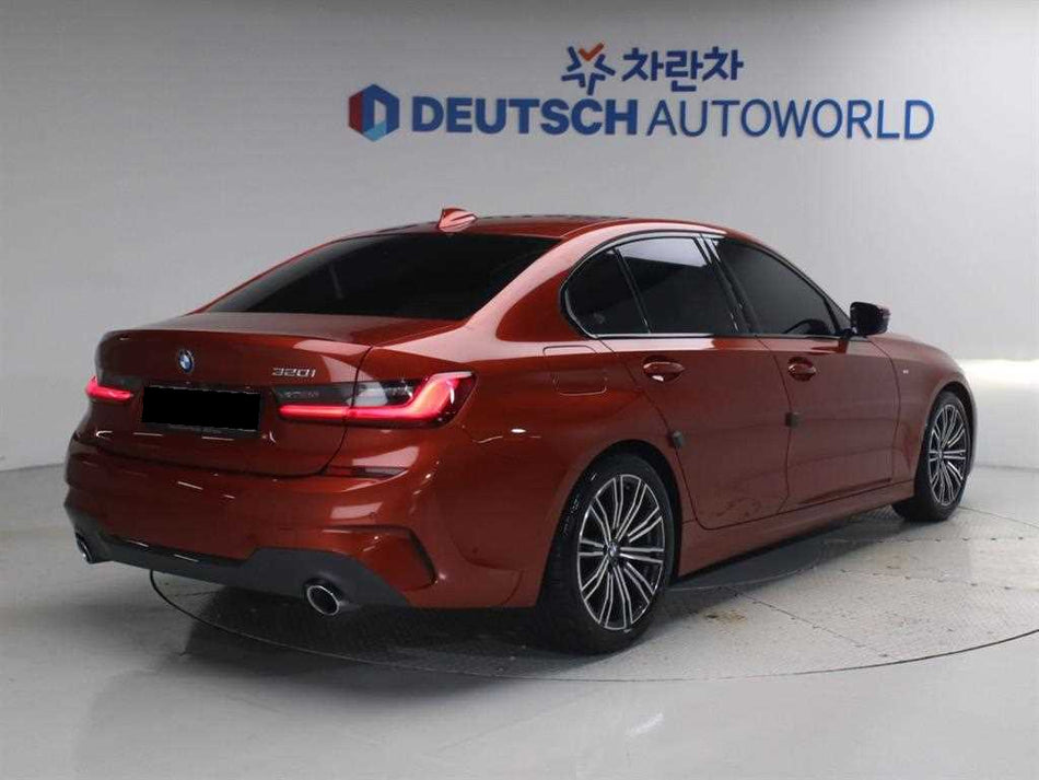 BMW 3-Series — photo 02