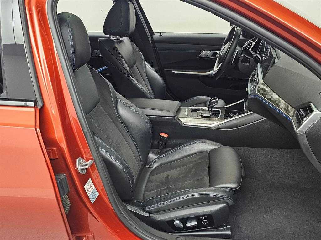 BMW 3-Series — photo 10
