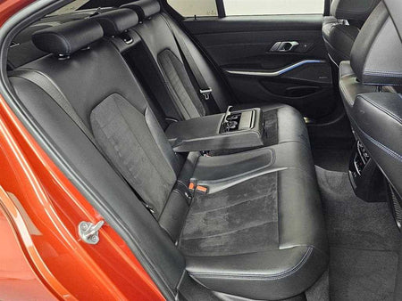 BMW 3-Series — photo 12