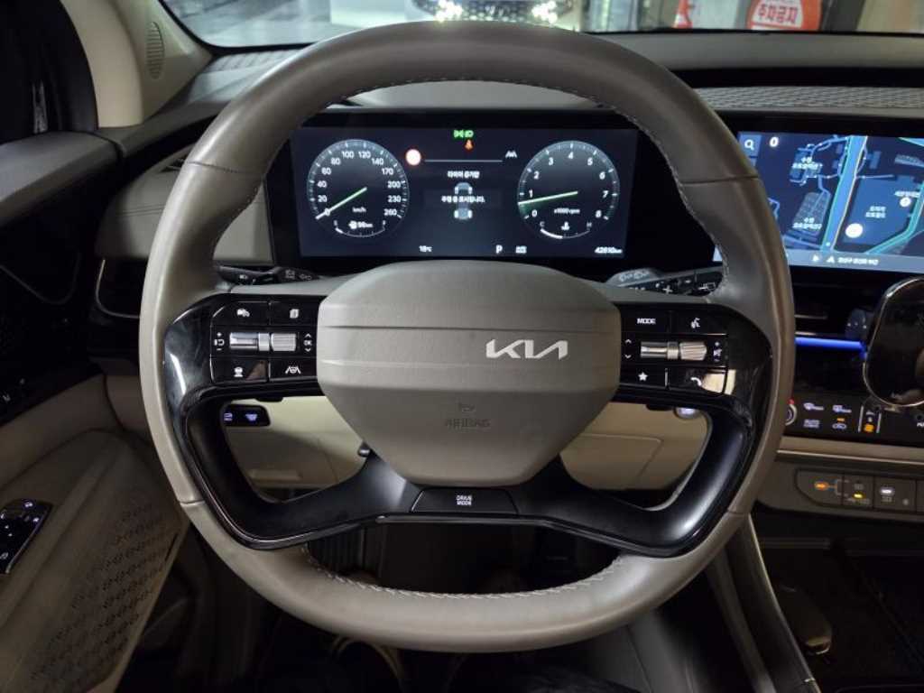 Kia Carnival — photo 10