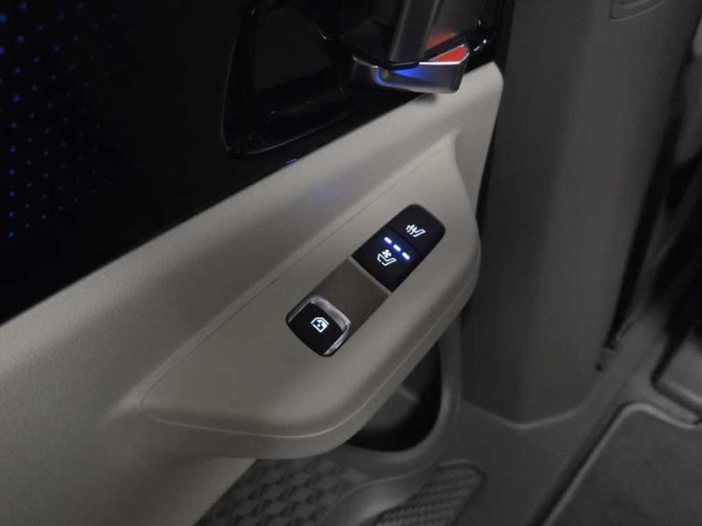 Kia Carnival — photo 18