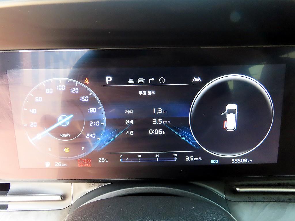 Kia Carnival — photo 09