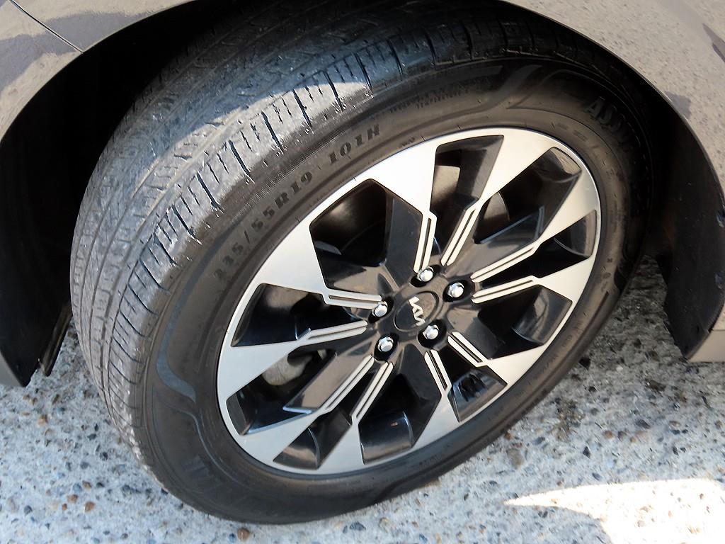 Kia Carnival — photo 20