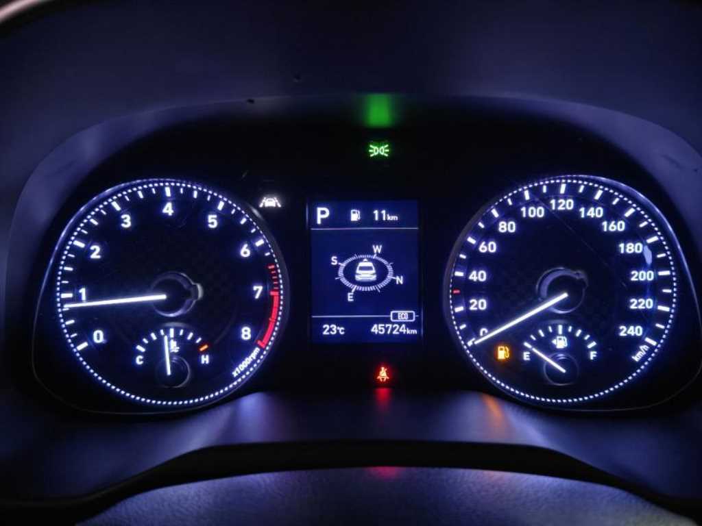 Hyundai Avante — photo 10