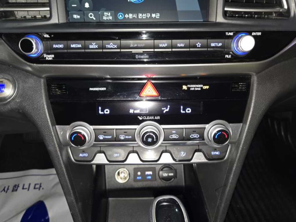 Hyundai Avante — photo 16