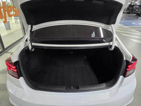Hyundai Avante — photo 18