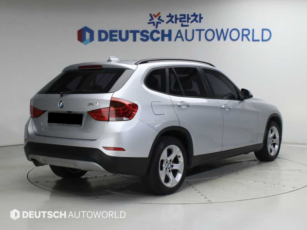 BMW X1 — photo 02