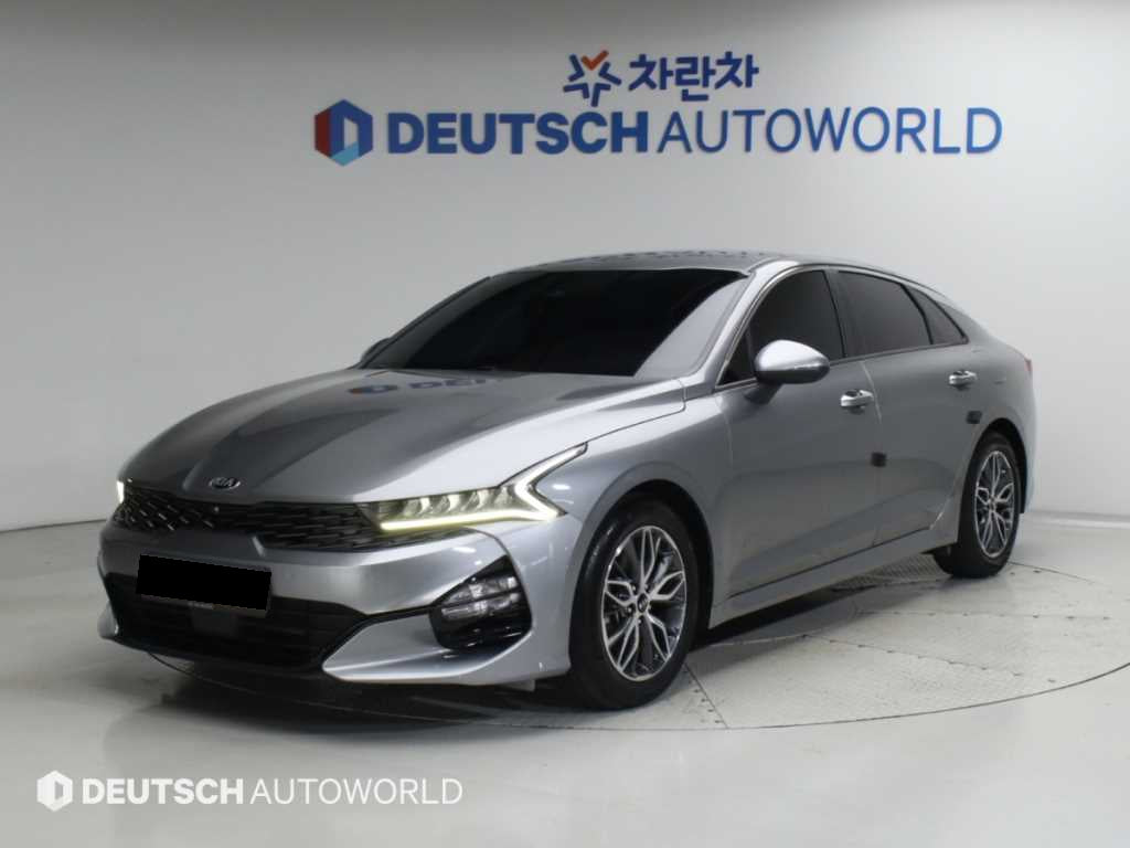 Kia K5 — photo 01