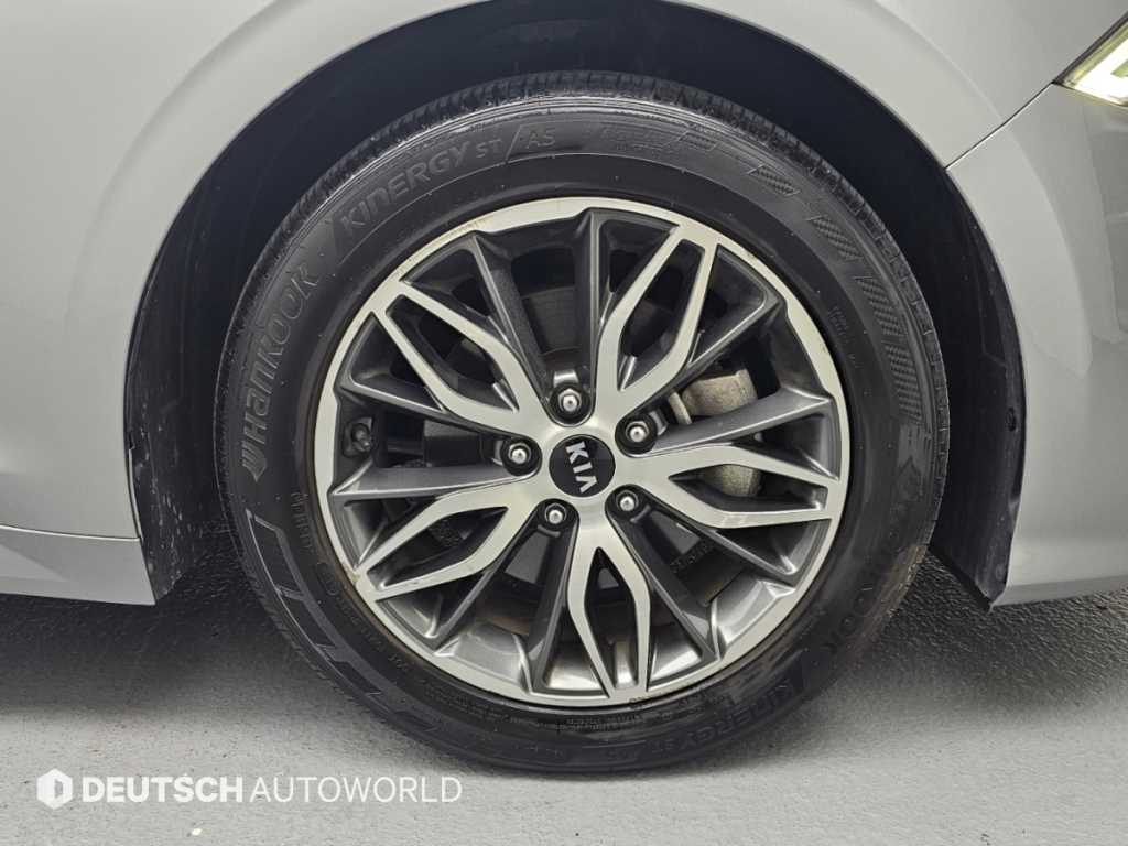 Kia K5 — photo 05