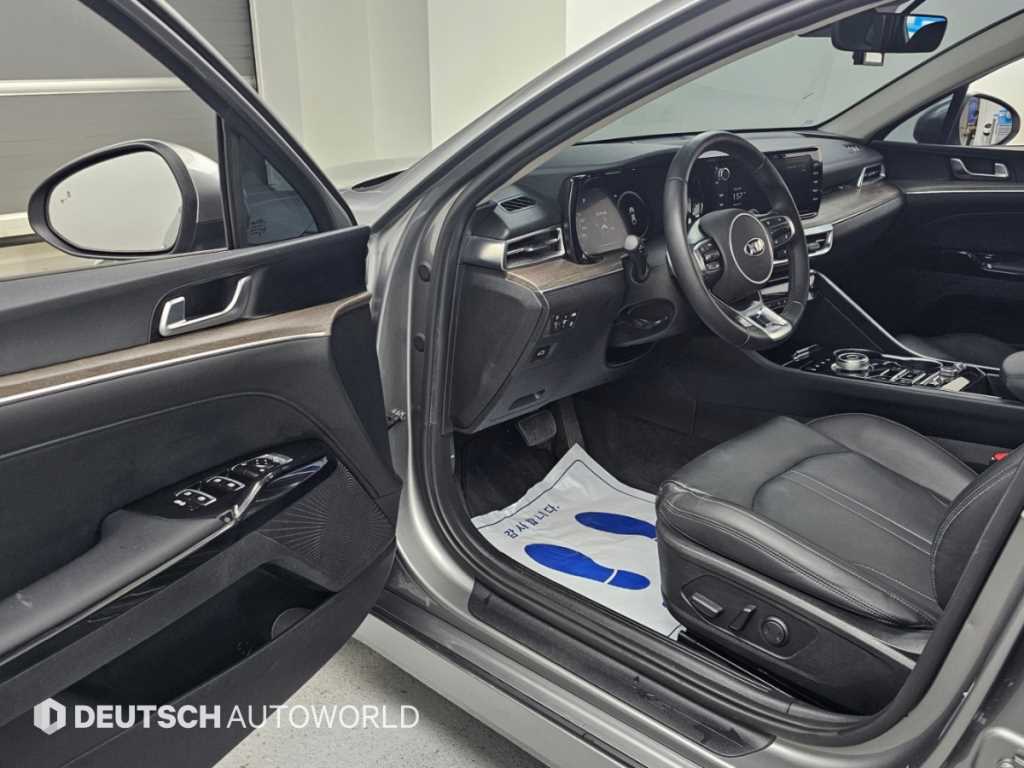 Kia K5 — photo 11