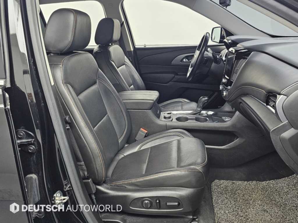 CHEVROLET Traverse — photo 10