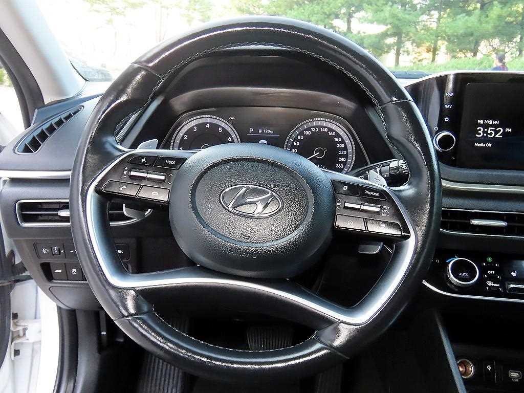 Hyundai Sonata — photo 08