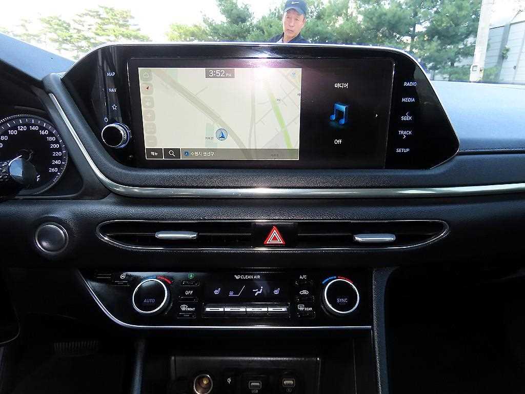 Hyundai Sonata — photo 14
