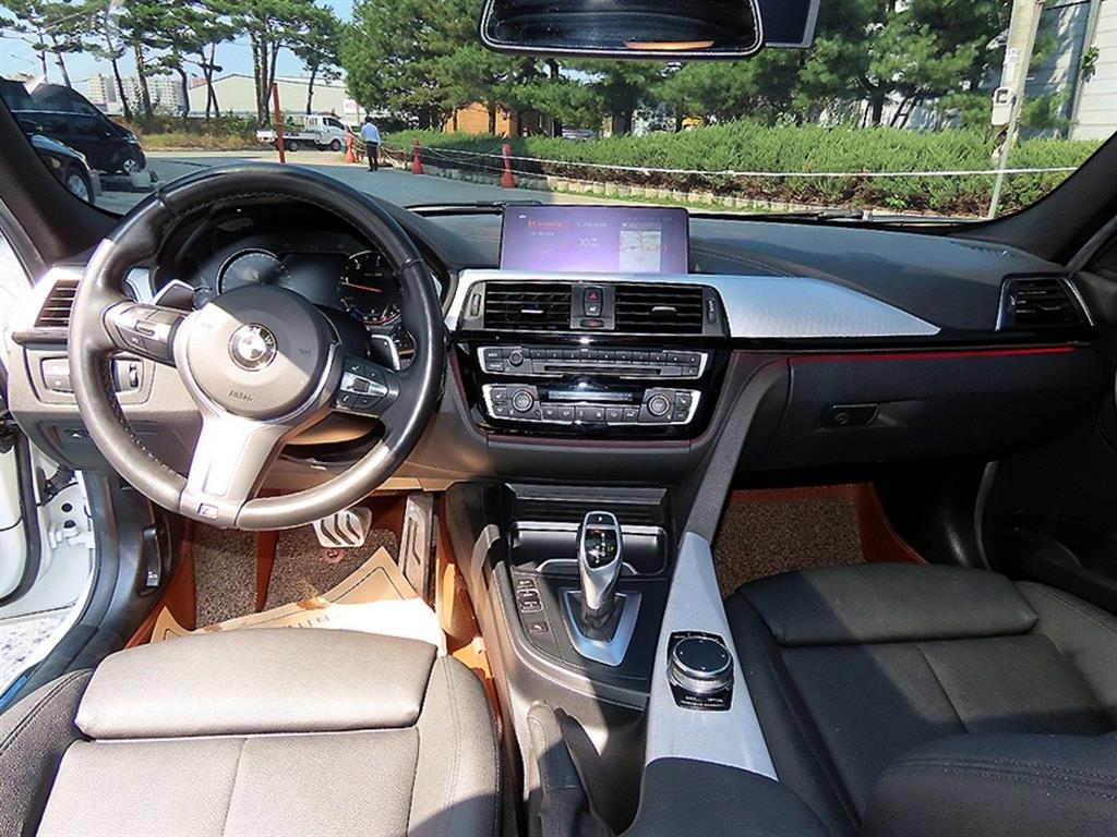 BMW 3-Series — photo 07