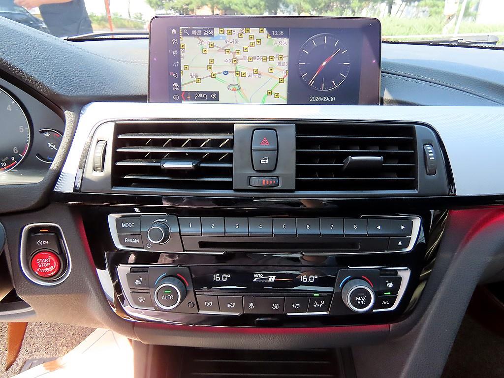BMW 3-Series — photo 14