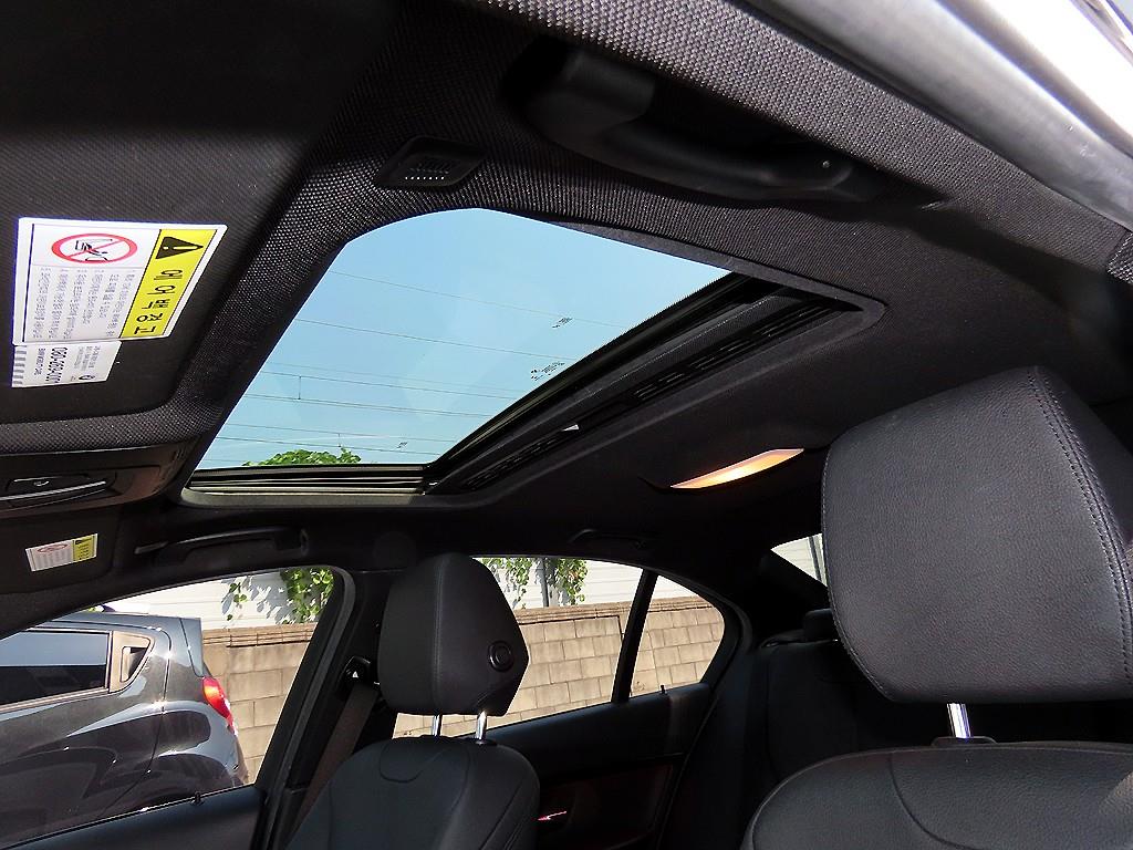 BMW 3-Series — photo 18