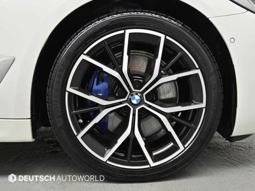 BMW 5-Series — photo 06