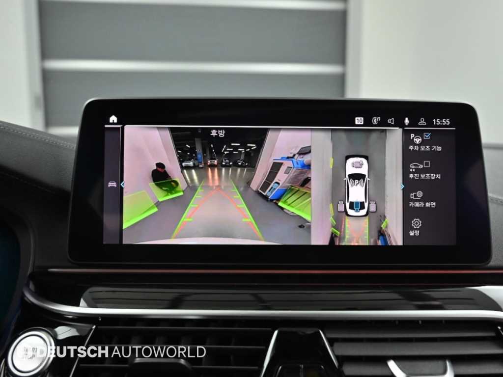 BMW 5-Series — photo 15